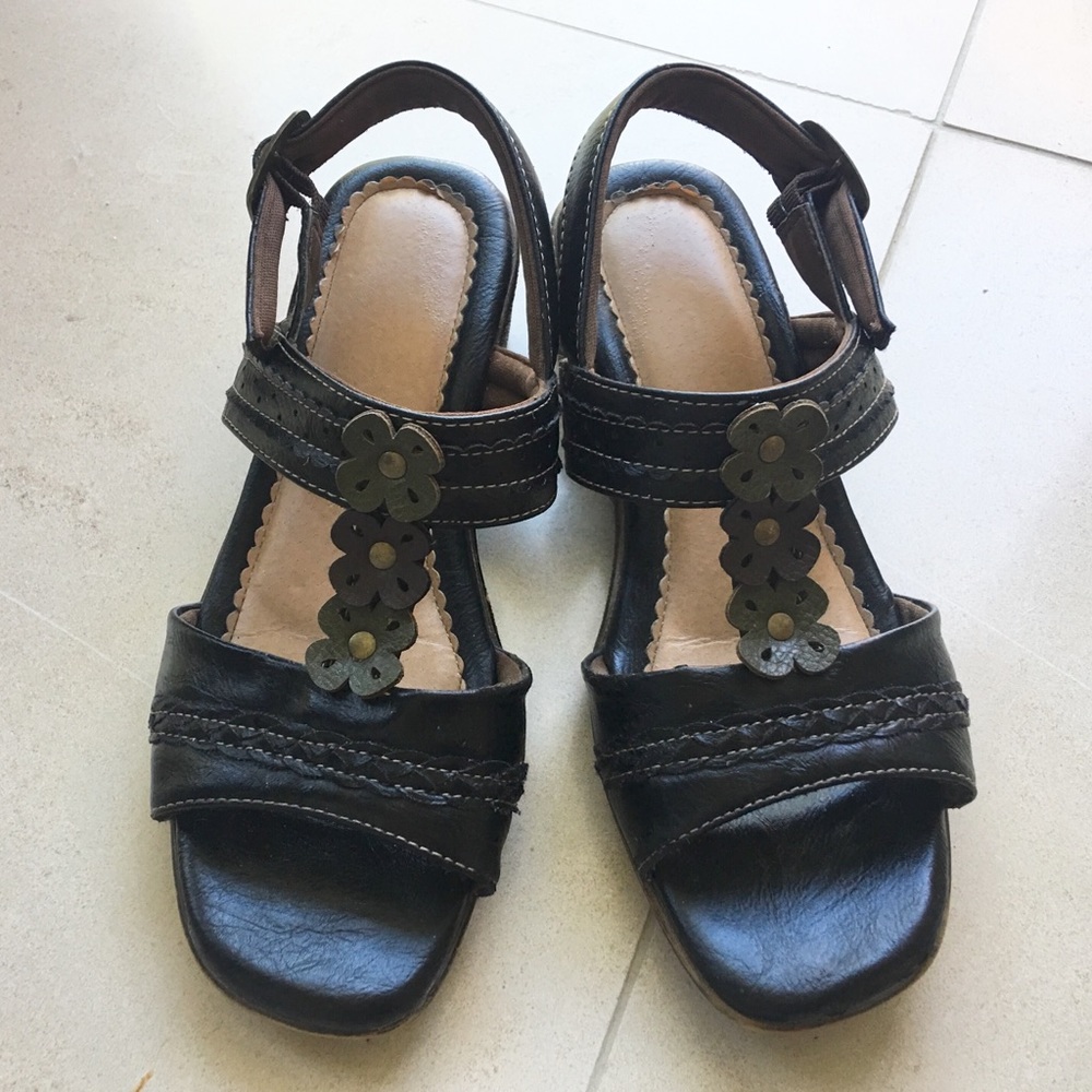 Girl’s Black Leather Sandal